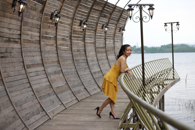 中国美女海边写真图片