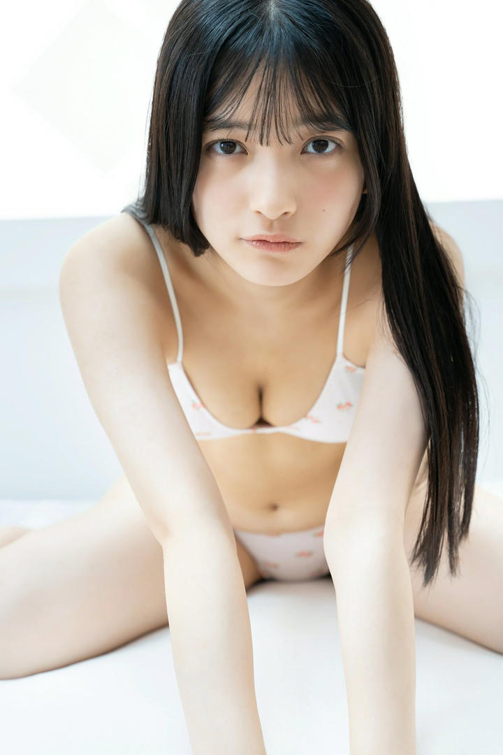 兼职的女高中生日本大胆人体写真图片