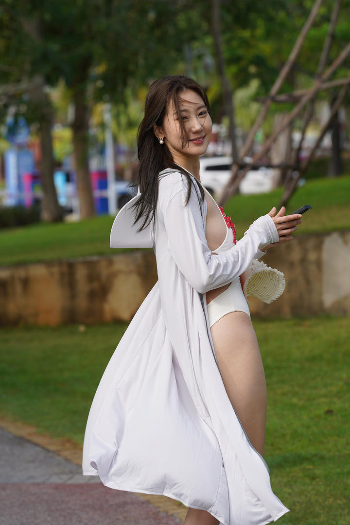 国产手机精品一区泳装美女模特高清图片