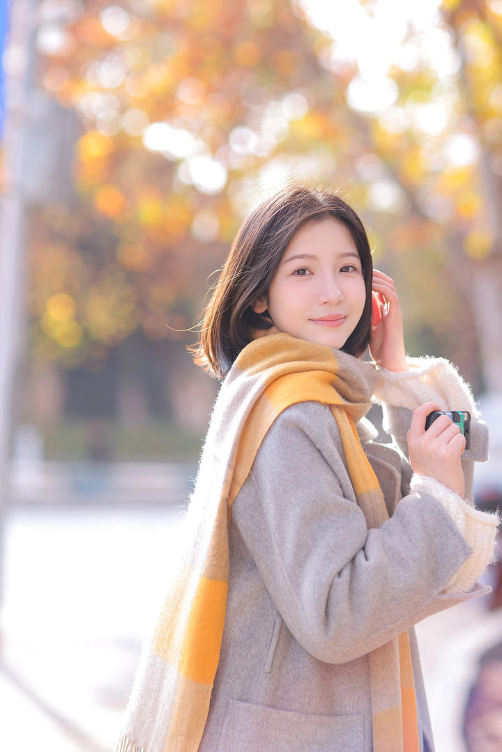 中国唯美短发美女唯美艺术照