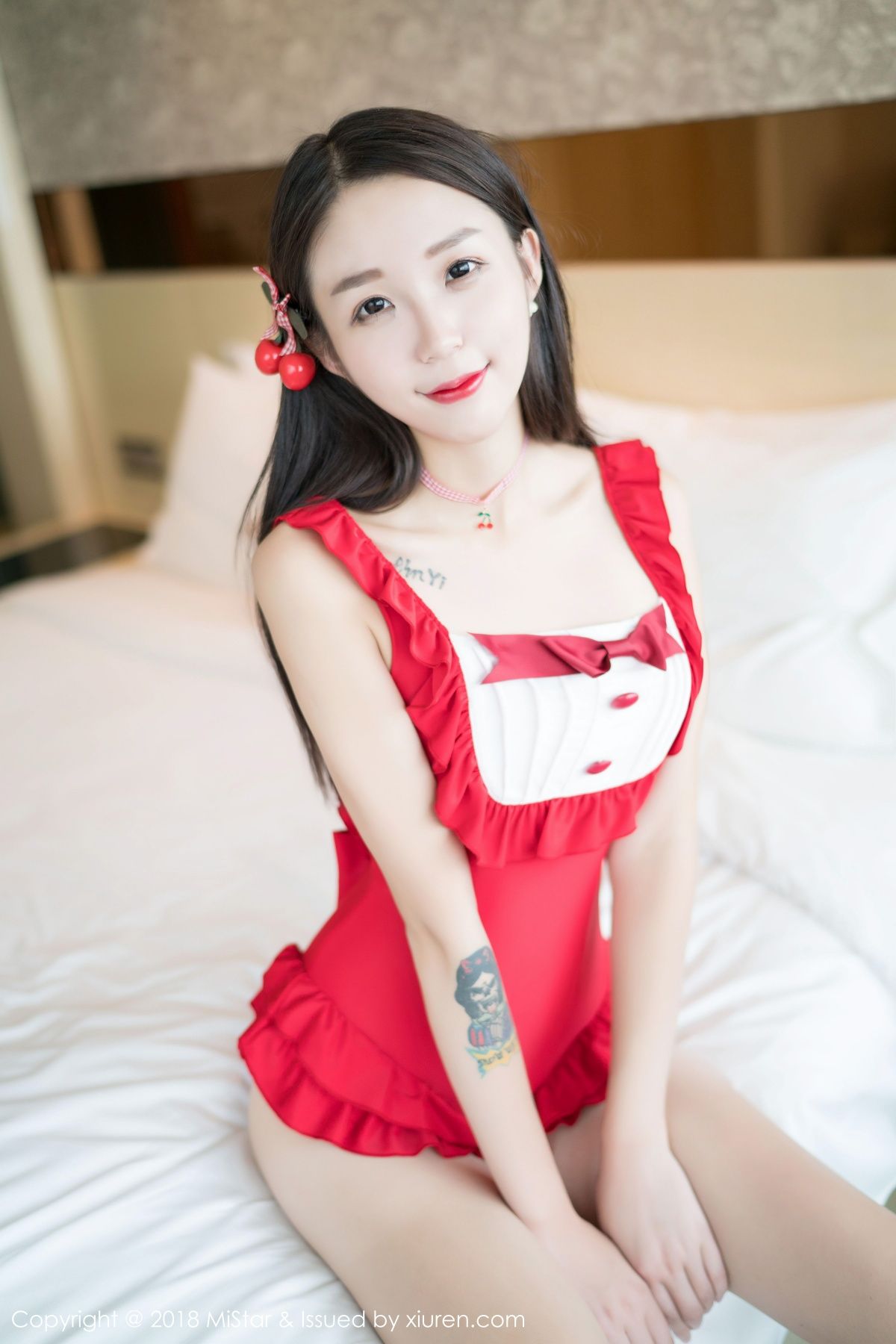 魅妍社新人模特白沫BM丝袜美腿红色喜庆内衣诱惑性感写真