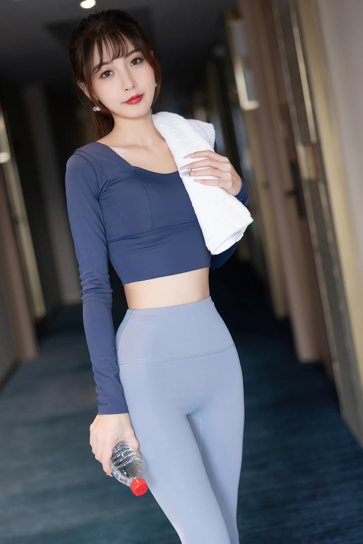 好身材紧身裤美女健身图片