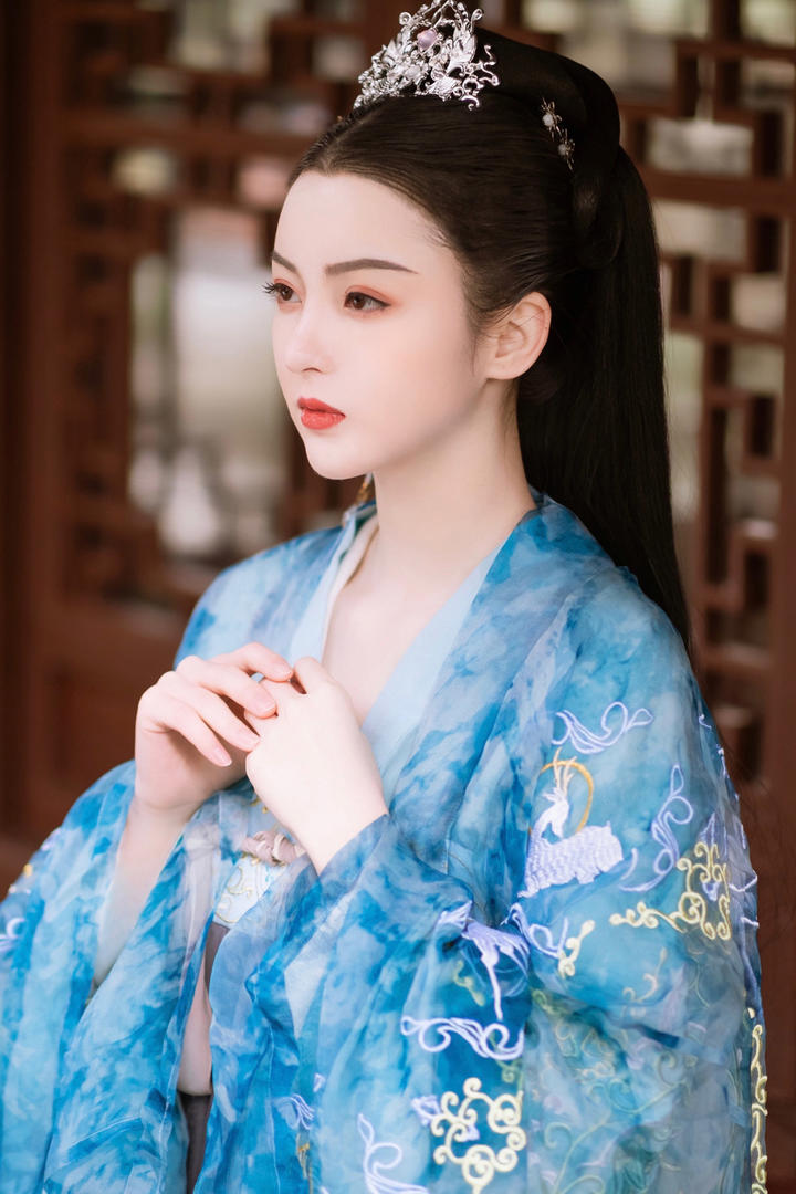 清纯美女古风古装艺术写真照片