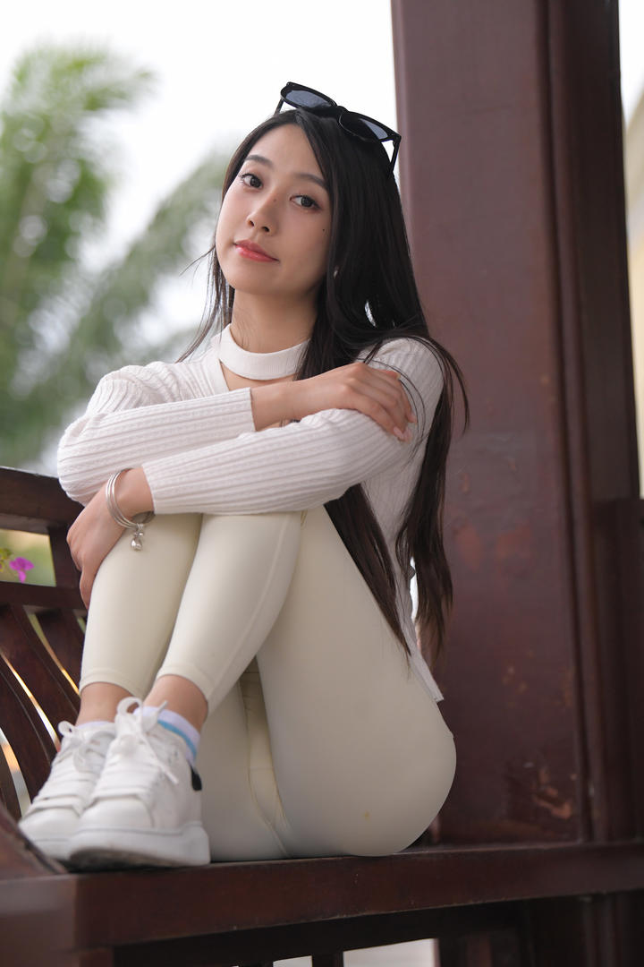 高颜值紧身运动裤美女高清图片