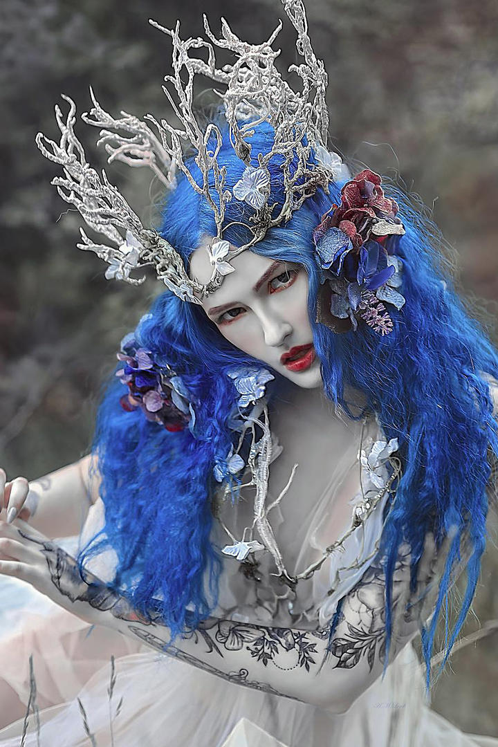 高清欧美蓝发艺术人像摄影图片