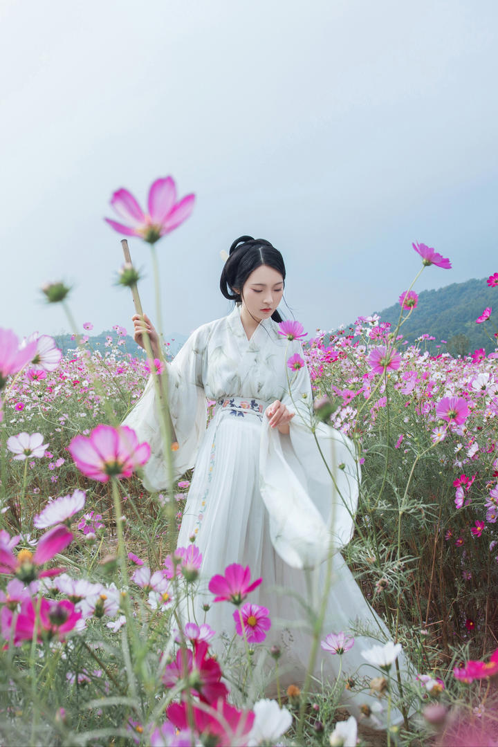 高清古装汉服美女艺术摄影写真图片专区