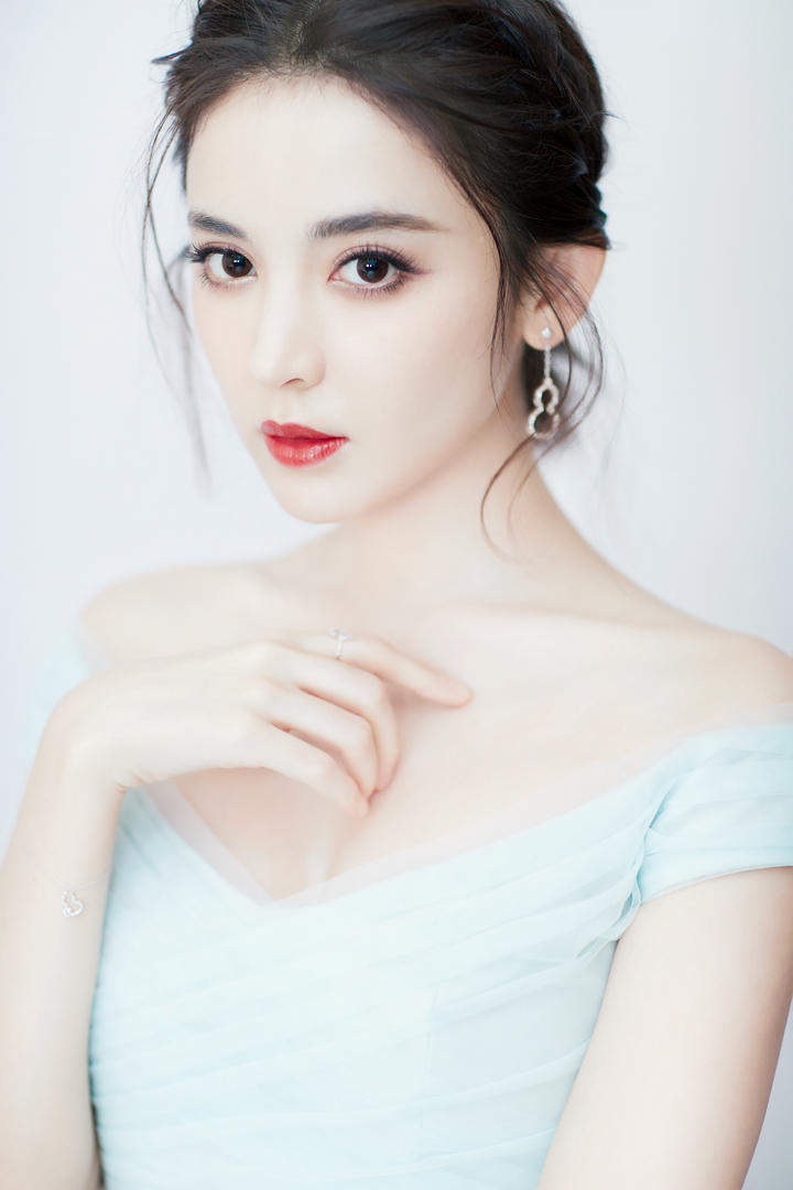极品颜值美女明星古力娜扎写真壁纸图片