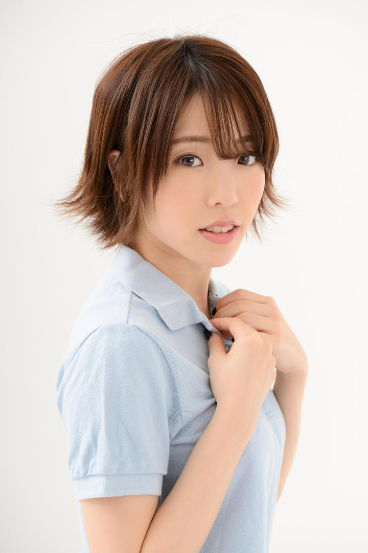 日本超短裙清纯美女写真图片