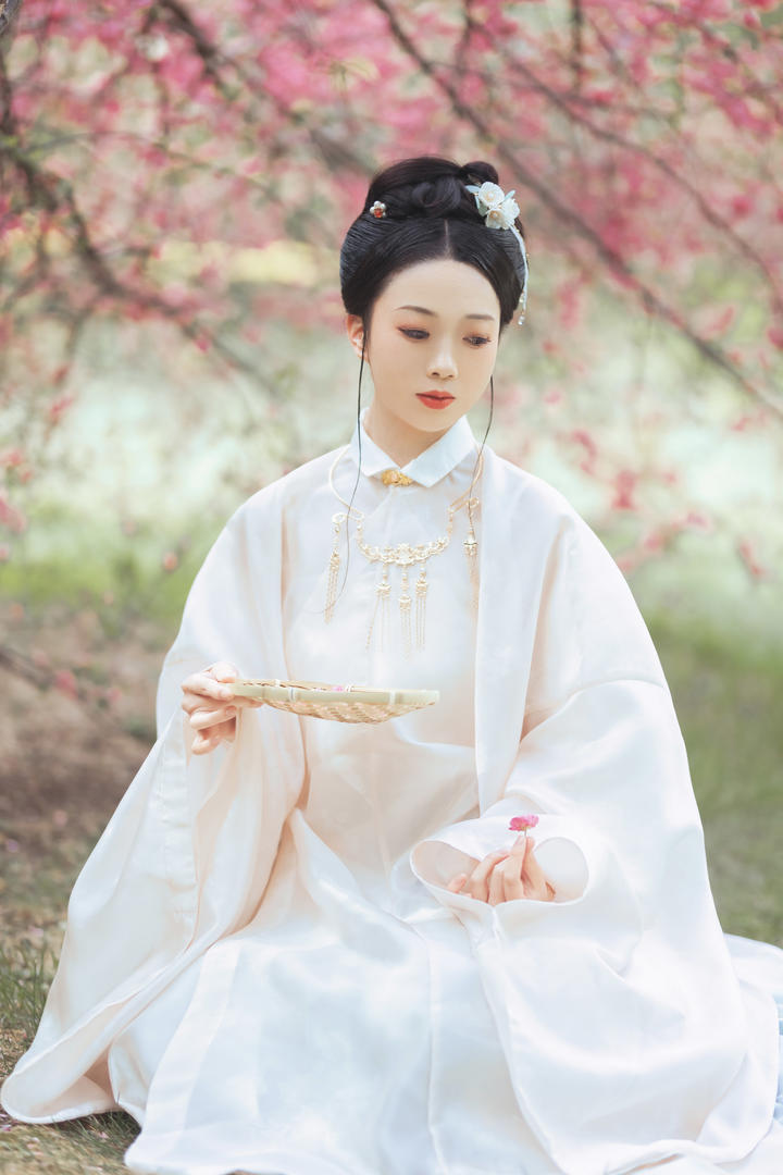 仙气古装美女户外唯美艺术写真壁纸图片大全