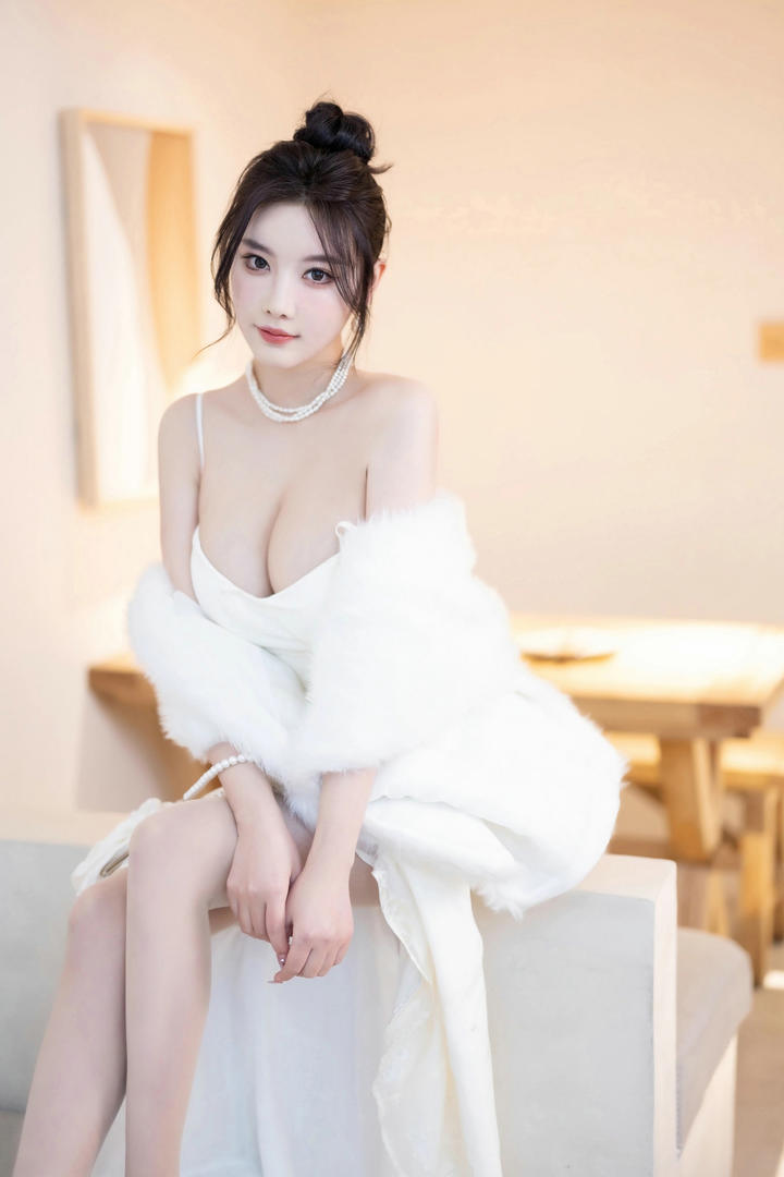 尤果网极品女神杨晨晨高清嫩模私拍图片