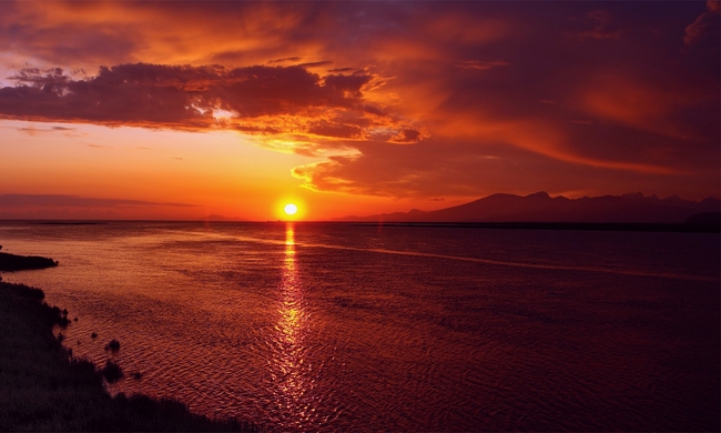 日暮黄昏夕阳余晖火烧云图片