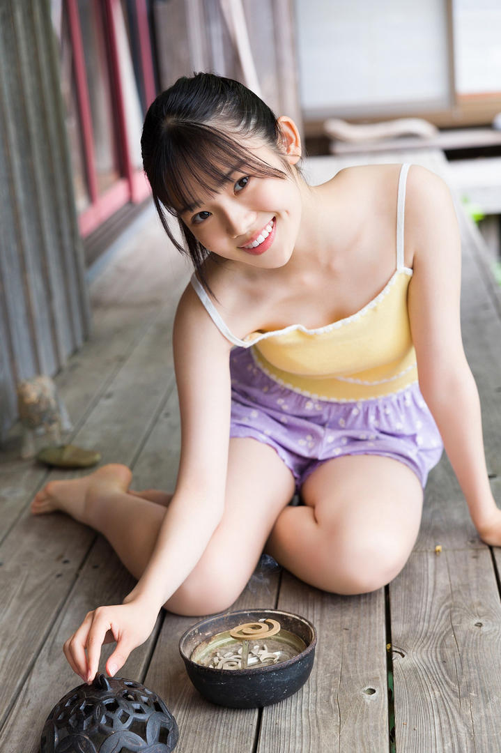 日韩AV极品粉嫩美女真实素颜福利图