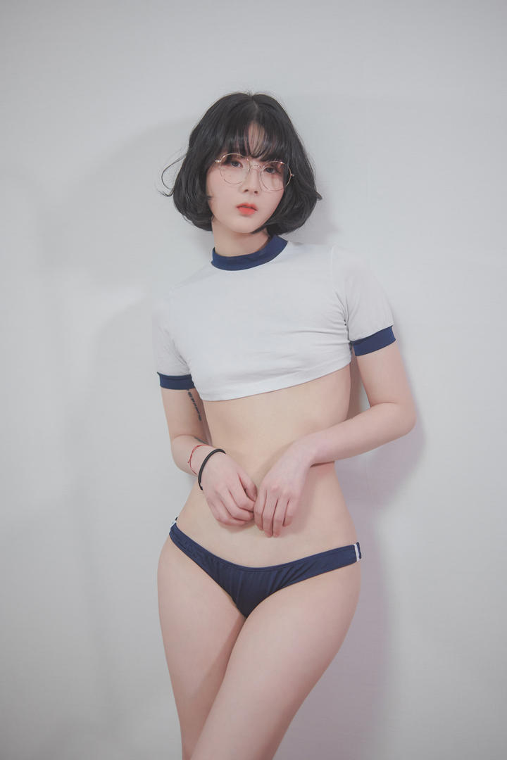 韩国苗条瘦小美女亚洲精品久久国产高清图片