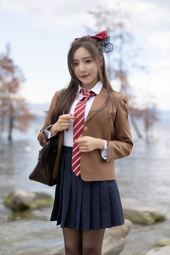 穿学生装制服极品美女写真图片