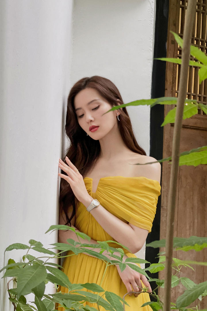 忧郁的漂亮美女明星刘诗诗唯美写真图片