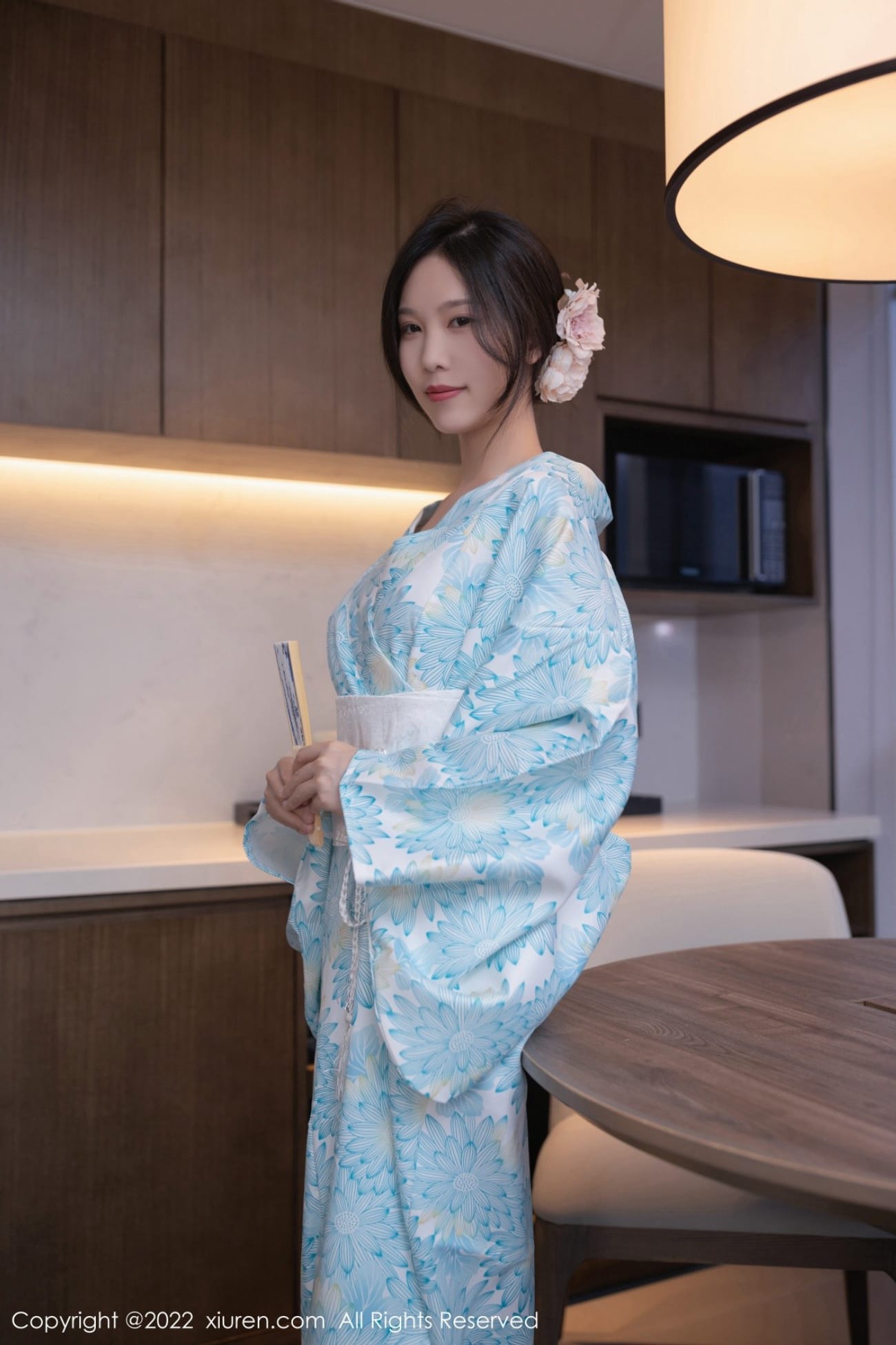 秀人网美女模特抖娘利世淡蓝色和服御姐气息性感写真