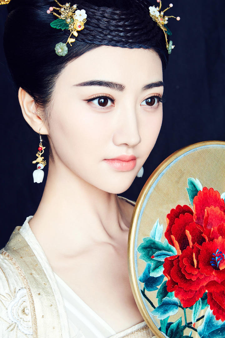 中国高清美女明星景甜古装艺术照图片