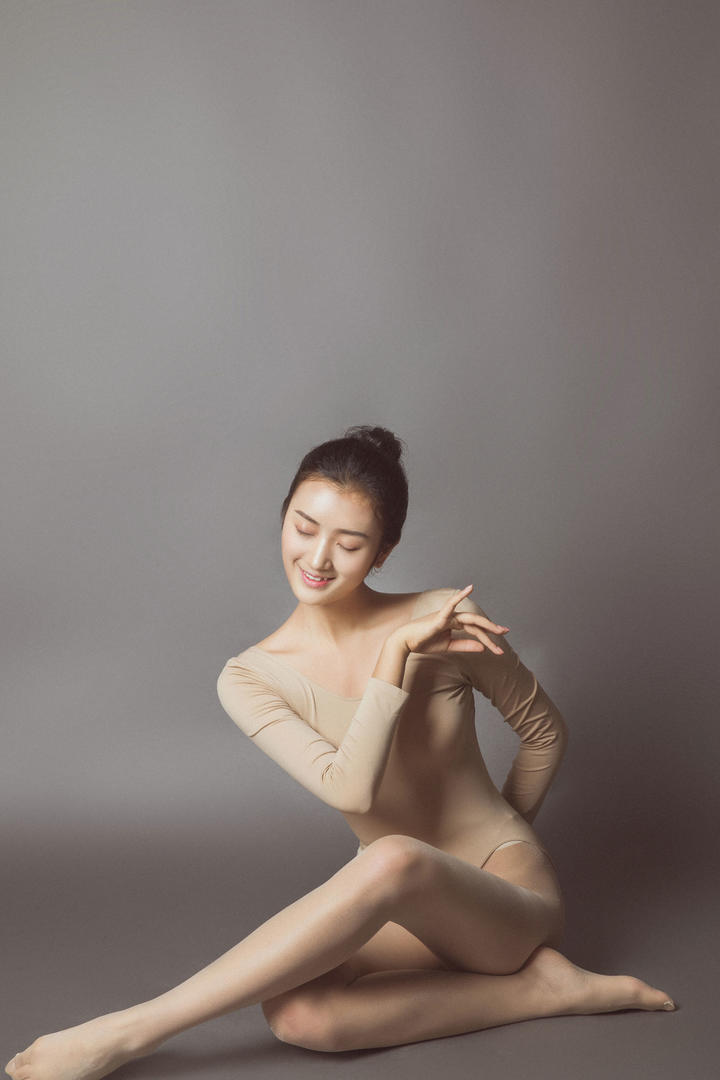 中国瑜伽美女人体艺术写真图片