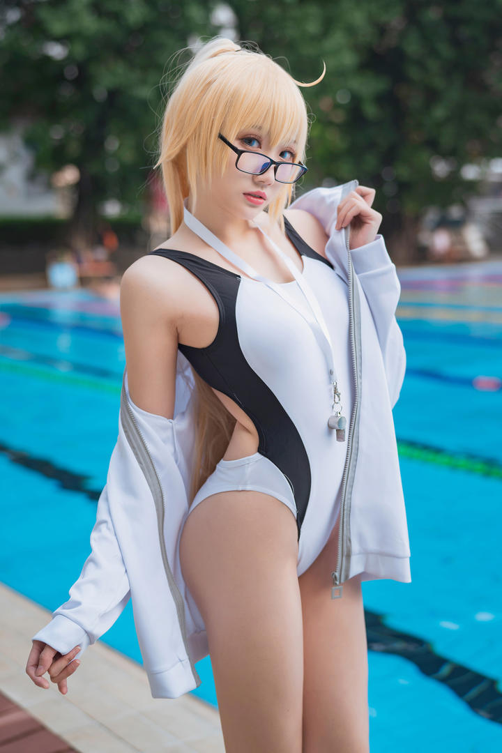 清纯女生Coser瓜希酱福利写真