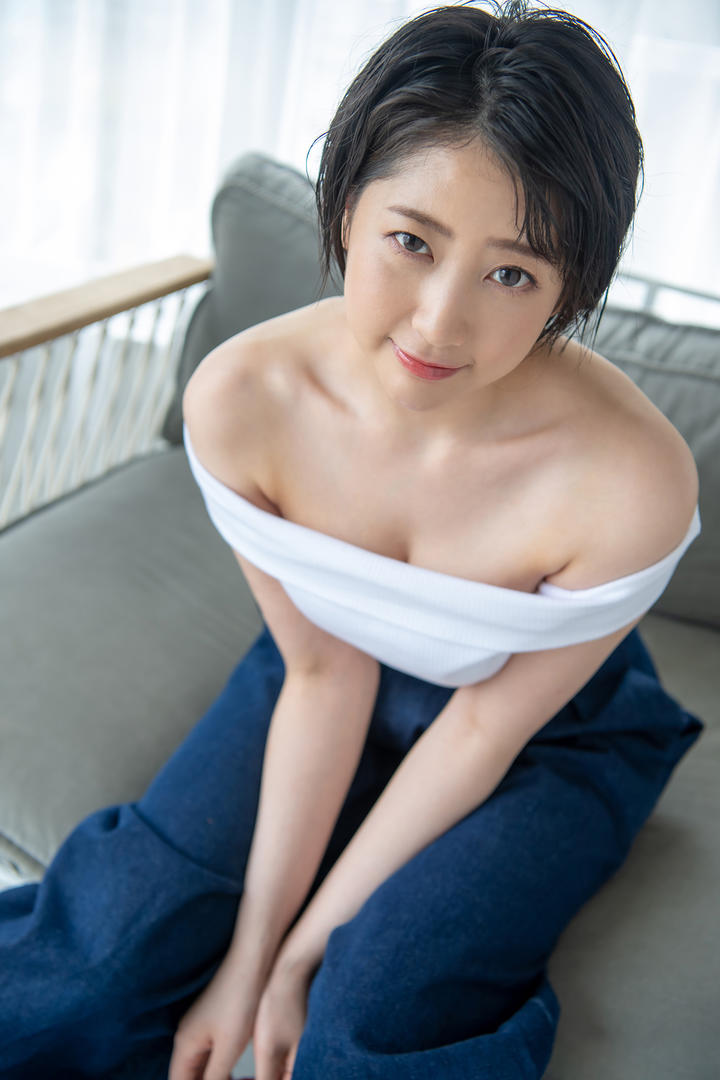 极品一本道美女人妻日本女优图片