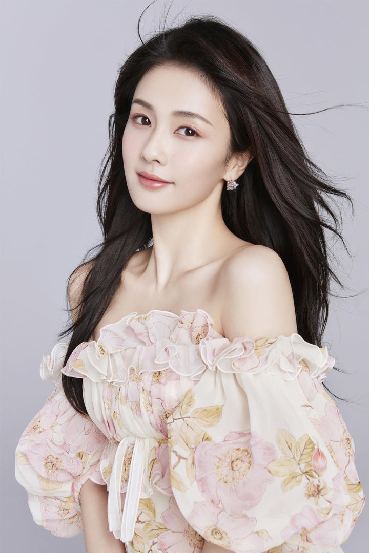 时尚漂亮内地女明星白鹿专业美女素材下载