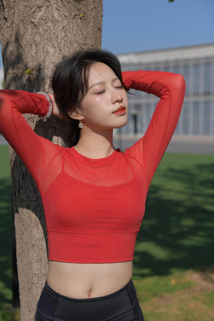 街拍美女瑜伽老师摄影写真图片