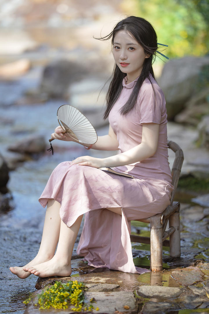 清纯水灵的古典旗袍美女摄影写真图片