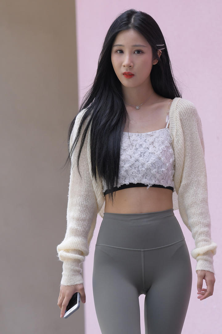 身材火辣的极品紧身瑜伽裤美女街拍图片大全