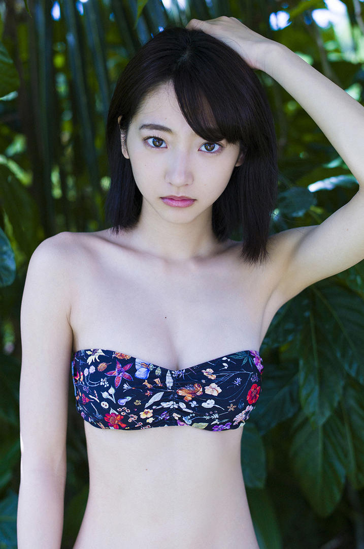 时尚泳装日本模特清纯少女图片