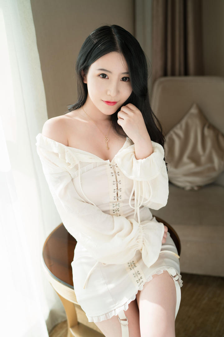 高清极品超短裙女神写真图片