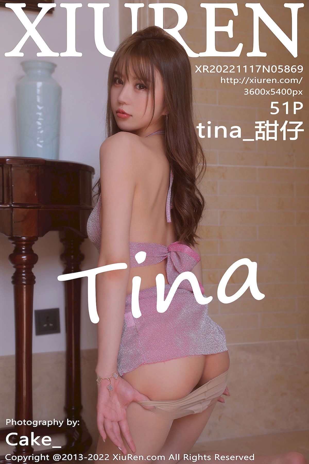 秀人网美女模特tina_甜仔粉色服饰原色丝袜十月海南旅拍