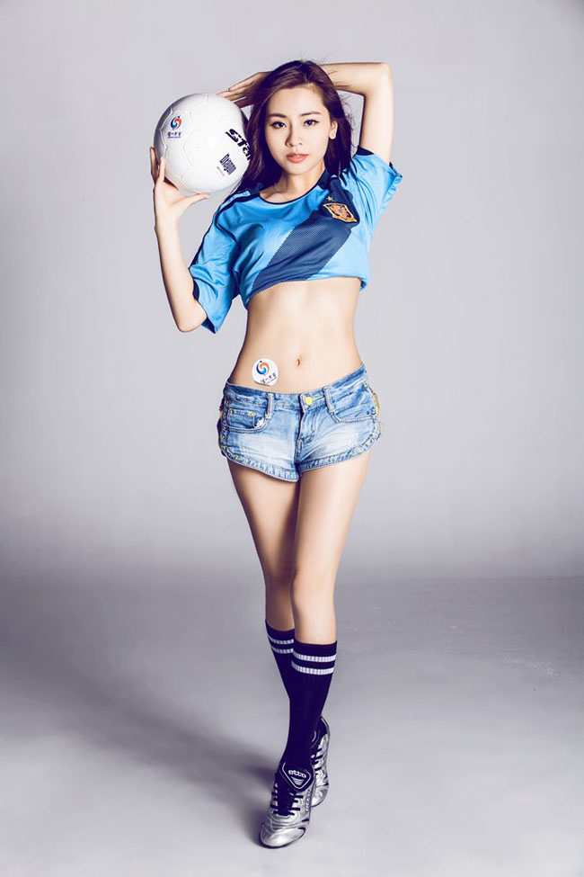 野性十足的爆乳女郎-妍子沁