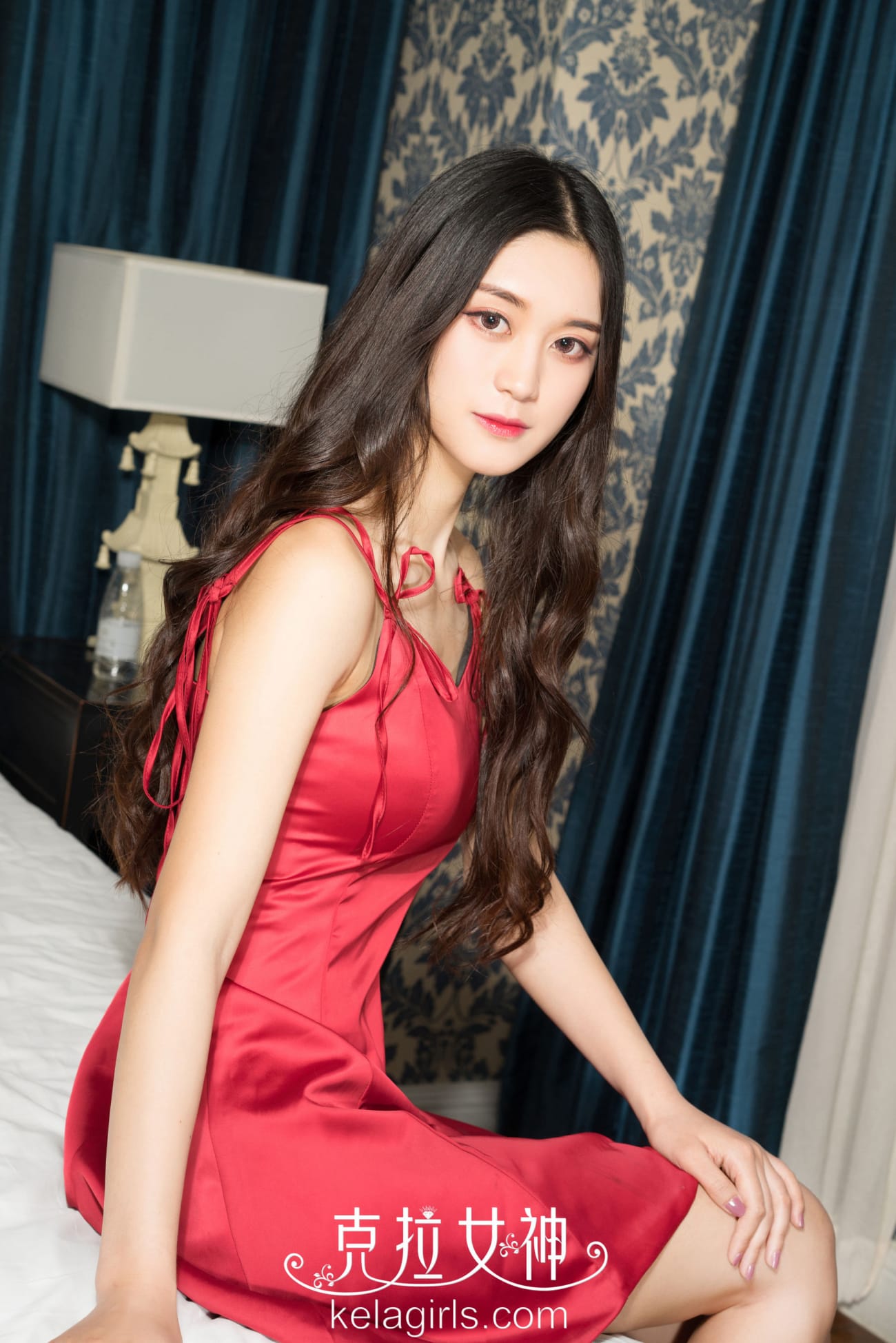 Kelagirls克拉女神汤怡红色长裙生如夏花之绚烂私房写真