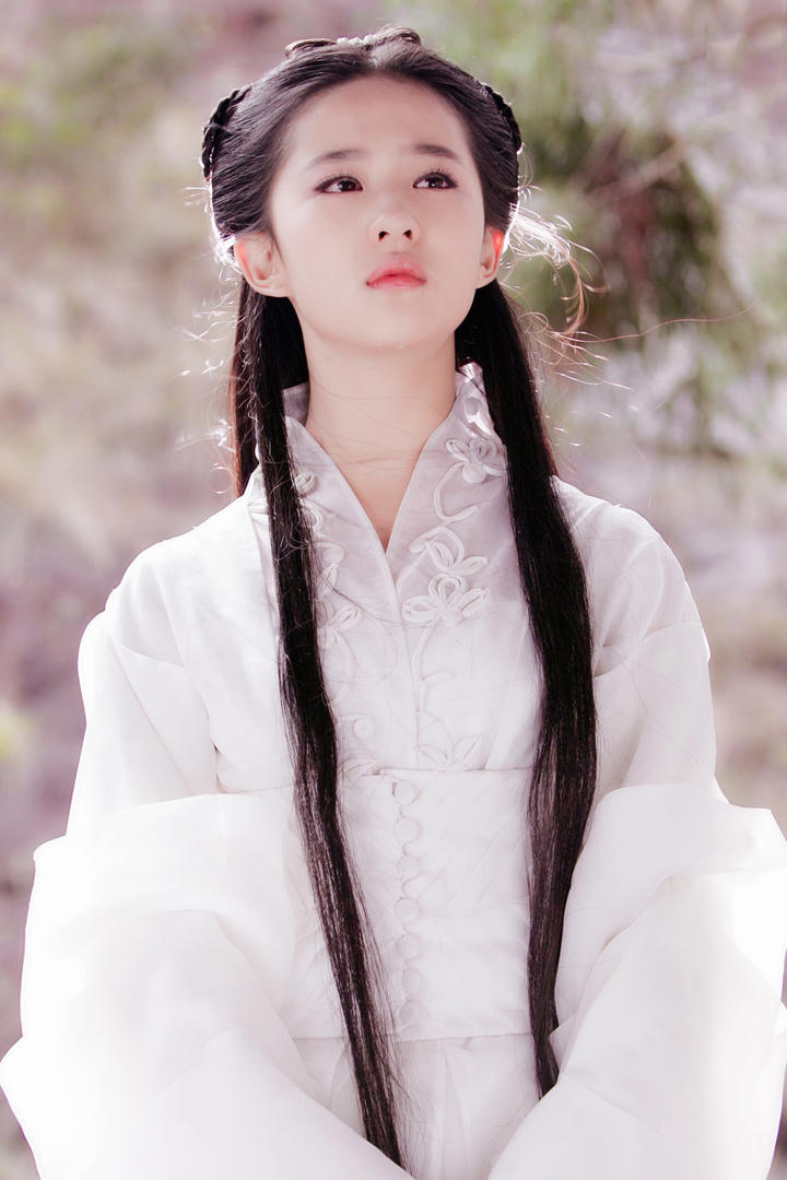 梨花带雨的神仙姐姐刘亦菲古装写真图片