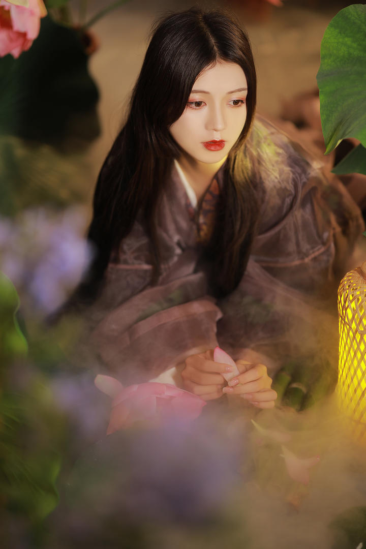 温柔淡雅古装美女清纯艺术照图片