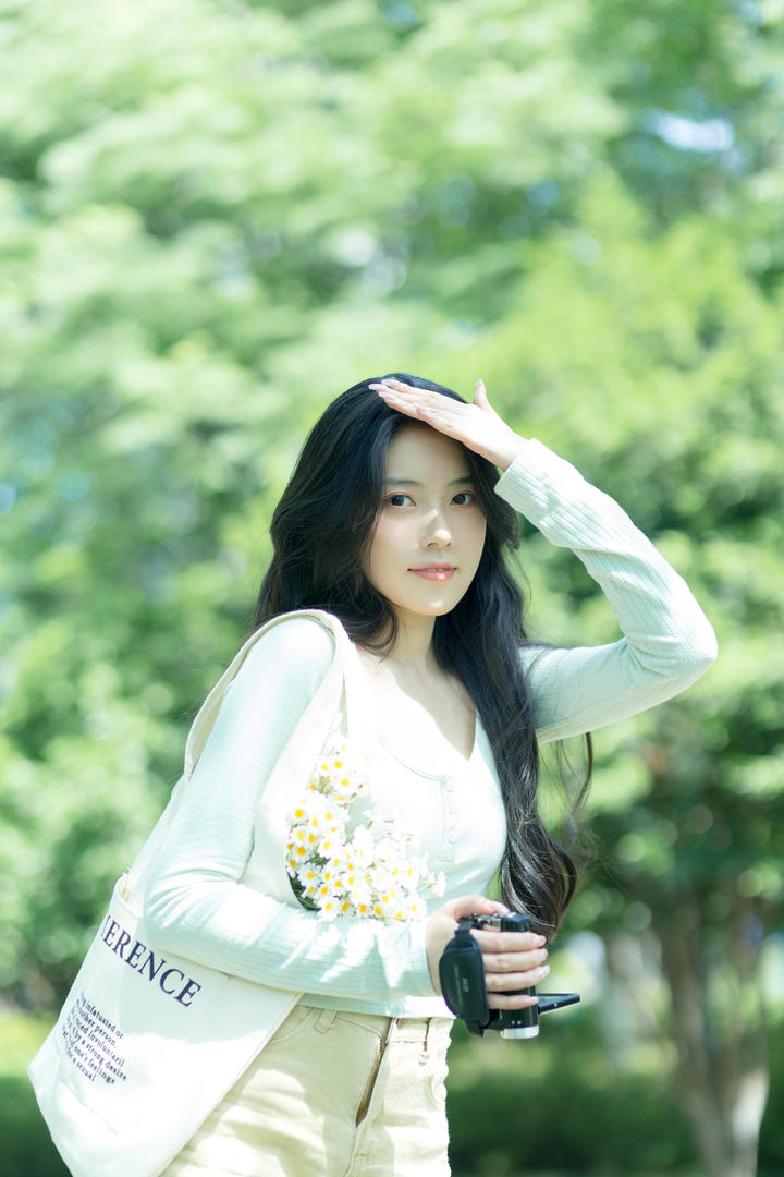 素颜女大学生户外写真