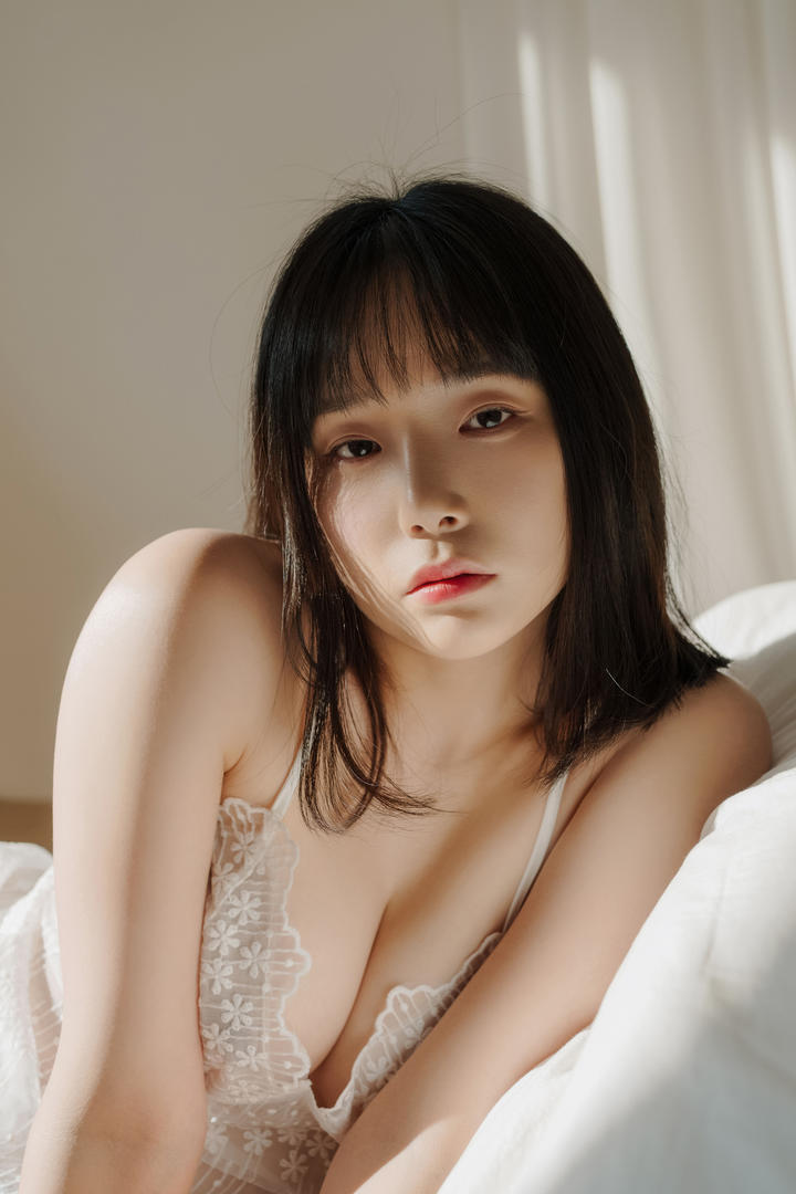 日韩精品国产一区二区在线看美女性感睡衣写真图片