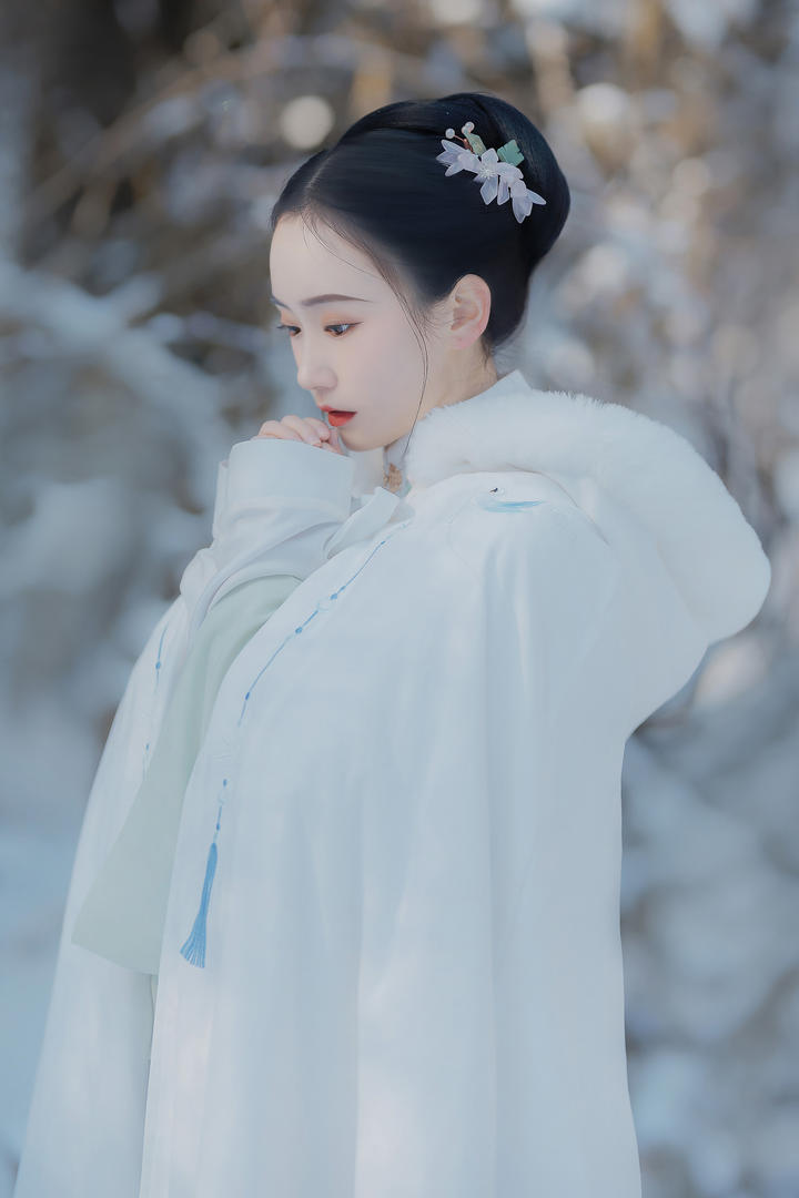 古装汉服美女个人艺术写真图片