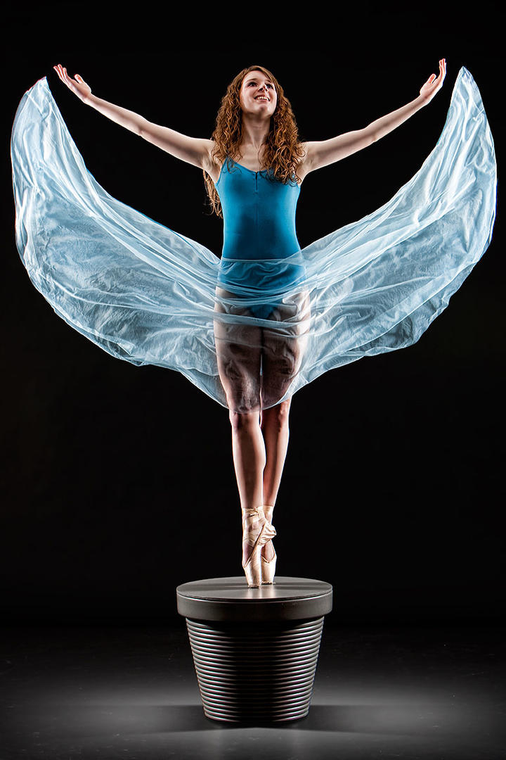 高清跳舞美女人体艺术摄影写真图片