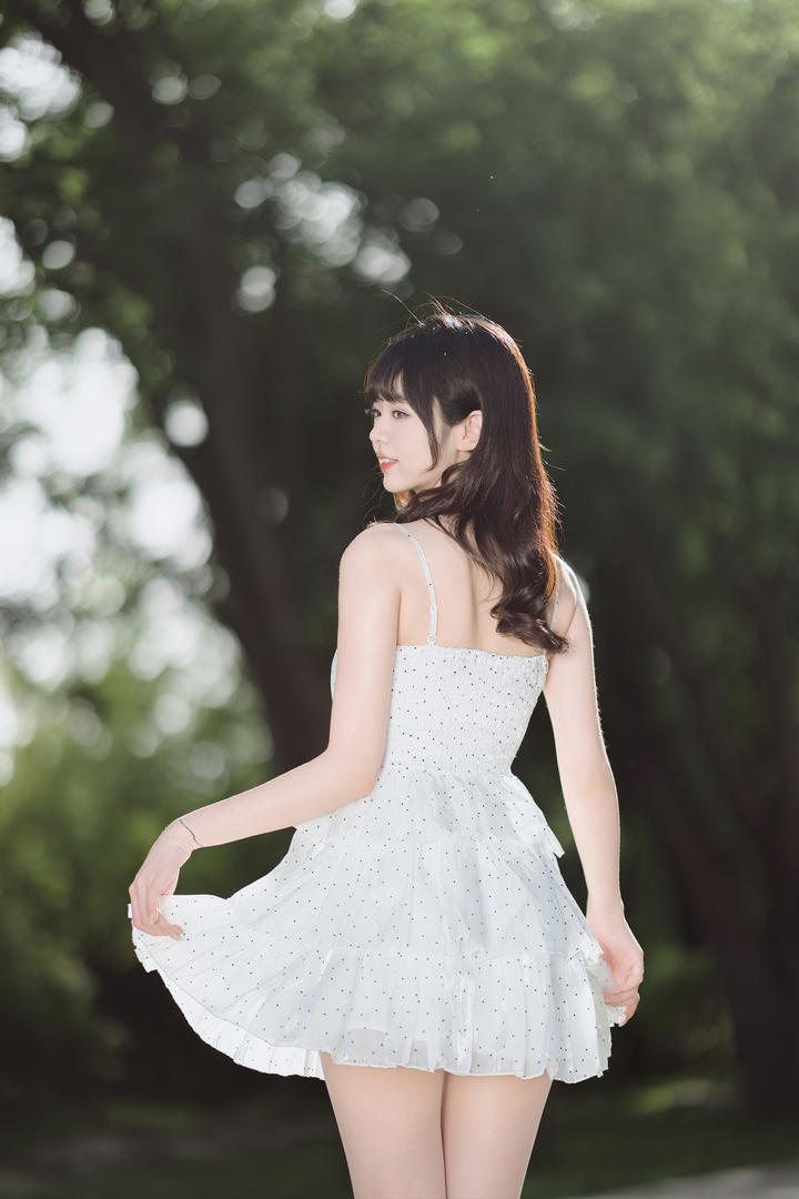 漂亮女生背影写真