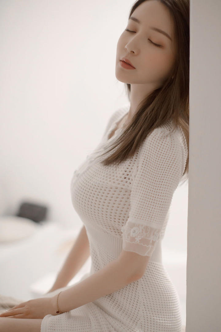 清纯迷人女神优雅气质写真图片