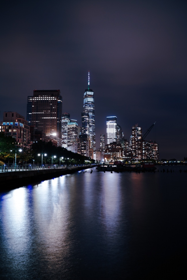 江滨城市夜景图片