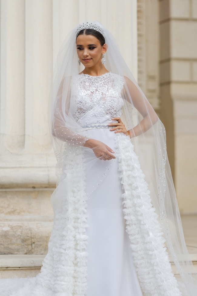 唯美白色头纱纱裙美女婚纱摄影图片