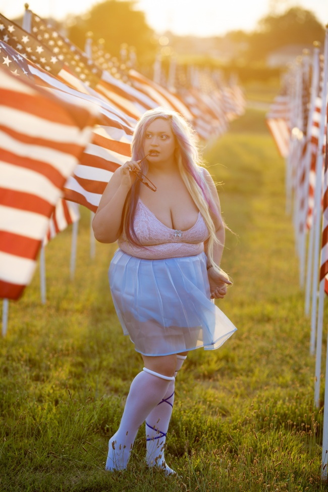 美国丰满性感美女图片