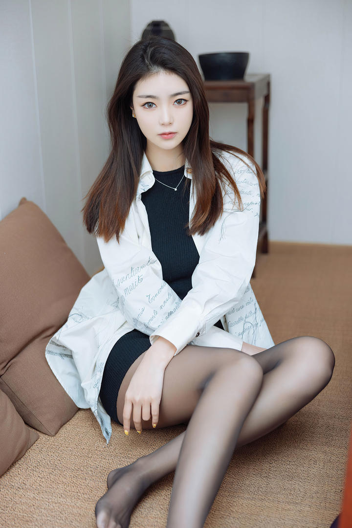 高清大码模特可樂性感黑丝袜极致诱惑写真图片