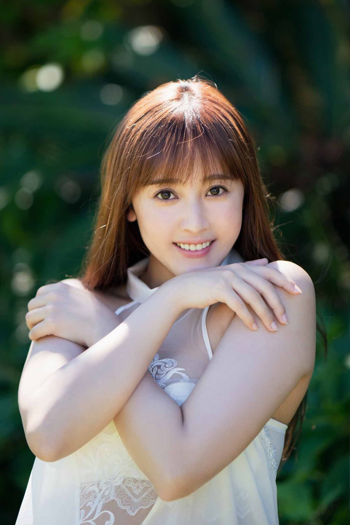 漂亮日本美女户外摄影专区壁纸图片