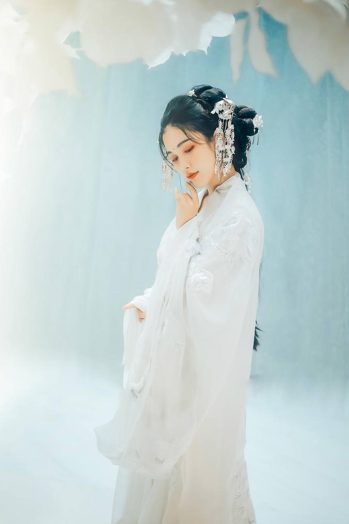 唯美古装汉服美女艺术人像摄影图片