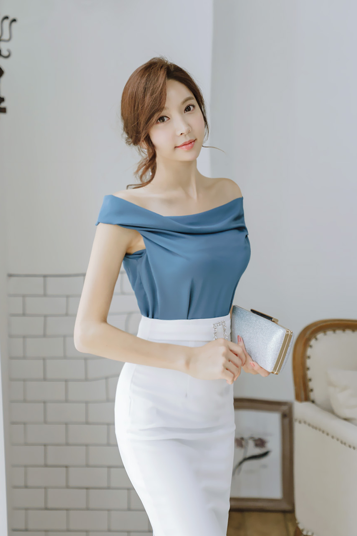 穿着白色包臀裙的韩国美女朴秀妍高写真