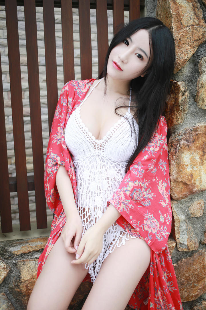 谢芷馨白嫩美女模特性感写真图片