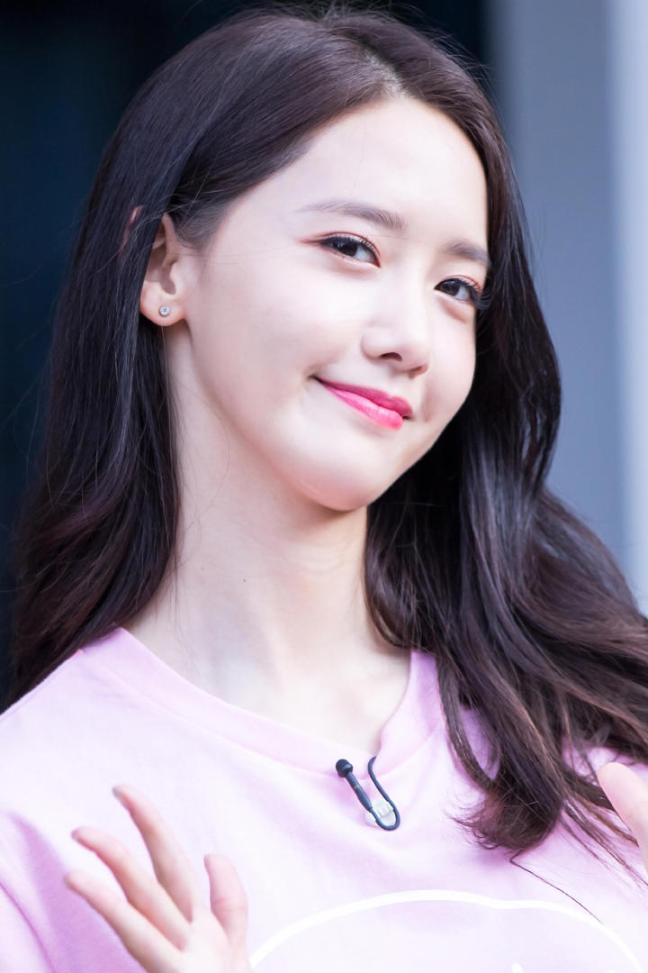可爱俏皮的韩国美女明星林允儿套图图片
